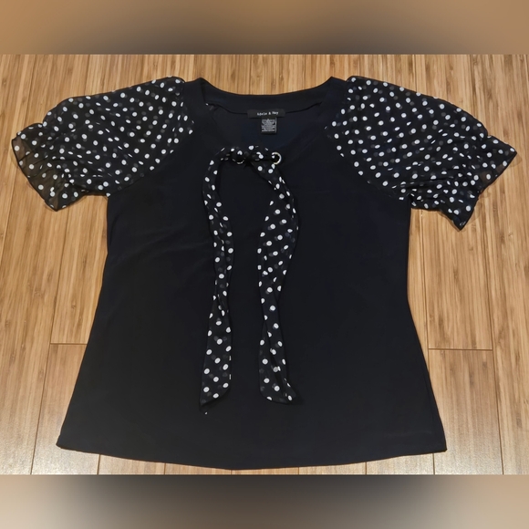 NWOT Adele & May Blouse with Polka Dot Sleeves and Tie - Picture 1 of 6
